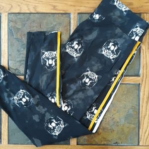Tiger Leggings With Leg Stripes